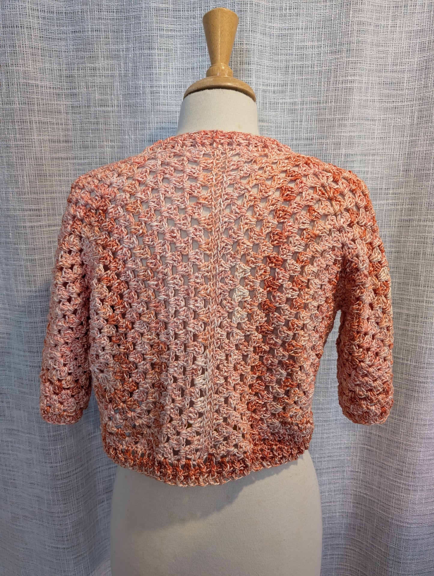 Nos Cardigans Crochetés : Confort & Élégance Artisanale