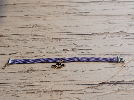 Bracelet Tissé Violet & Breloque Chauve-Souris